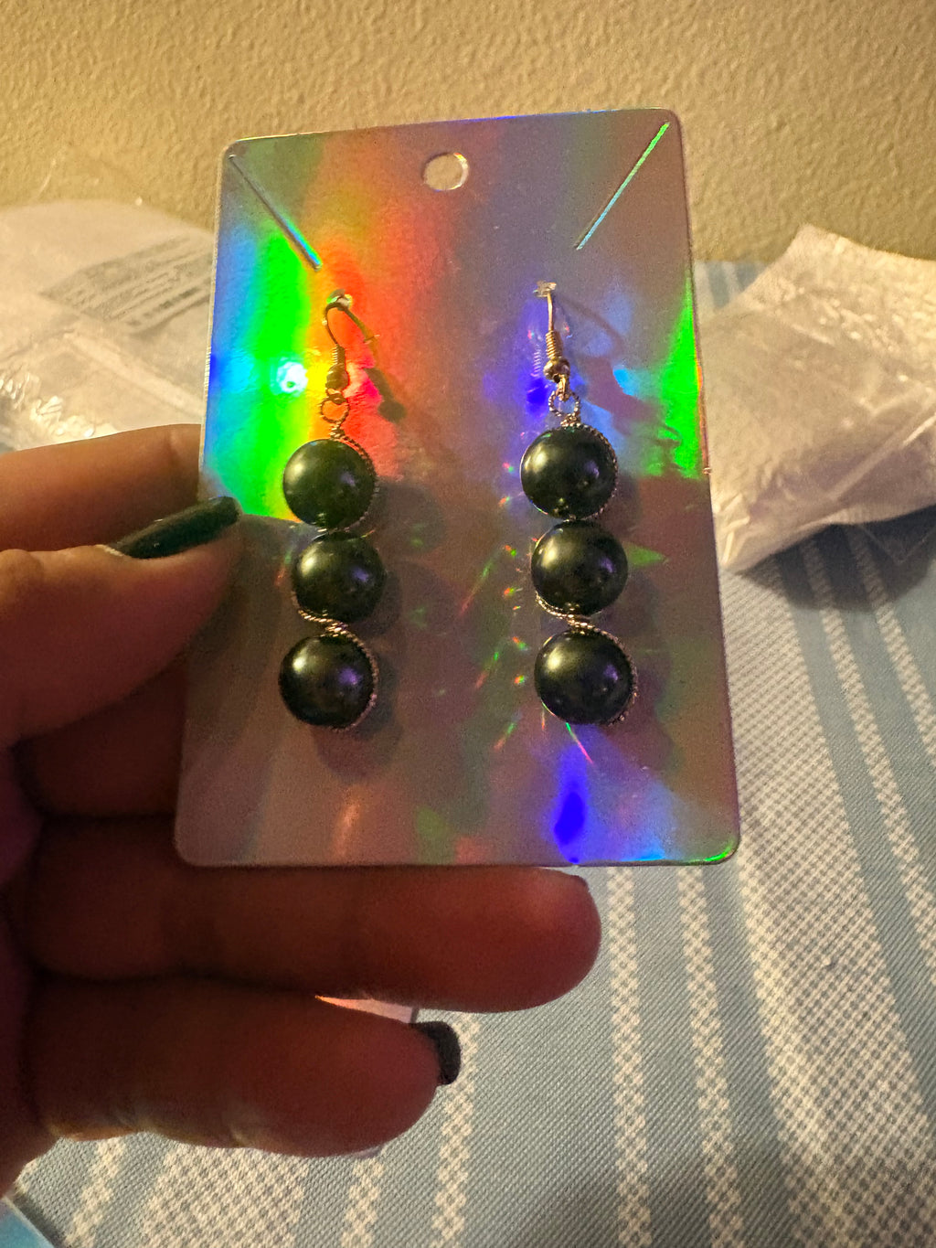 Pōhaku Kai Earrings 🌊🖤

Meaning: “Ocean Stone”