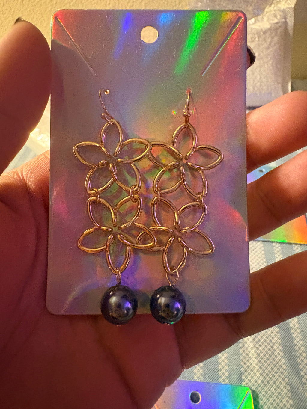 Pua Momi Earrings — pua = flower and momi = pearl. 🌺🖤